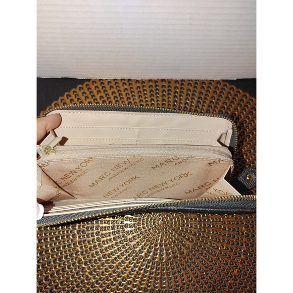 Andrew Marc New York Wallet - Picture 6 of 8